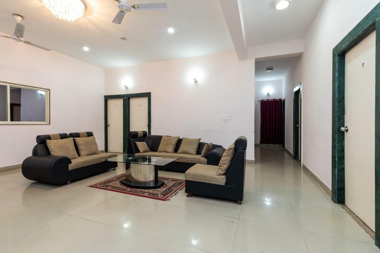 Отель Spot On 48618 Vasundhara Gardens Бхопал Экстерьер фото