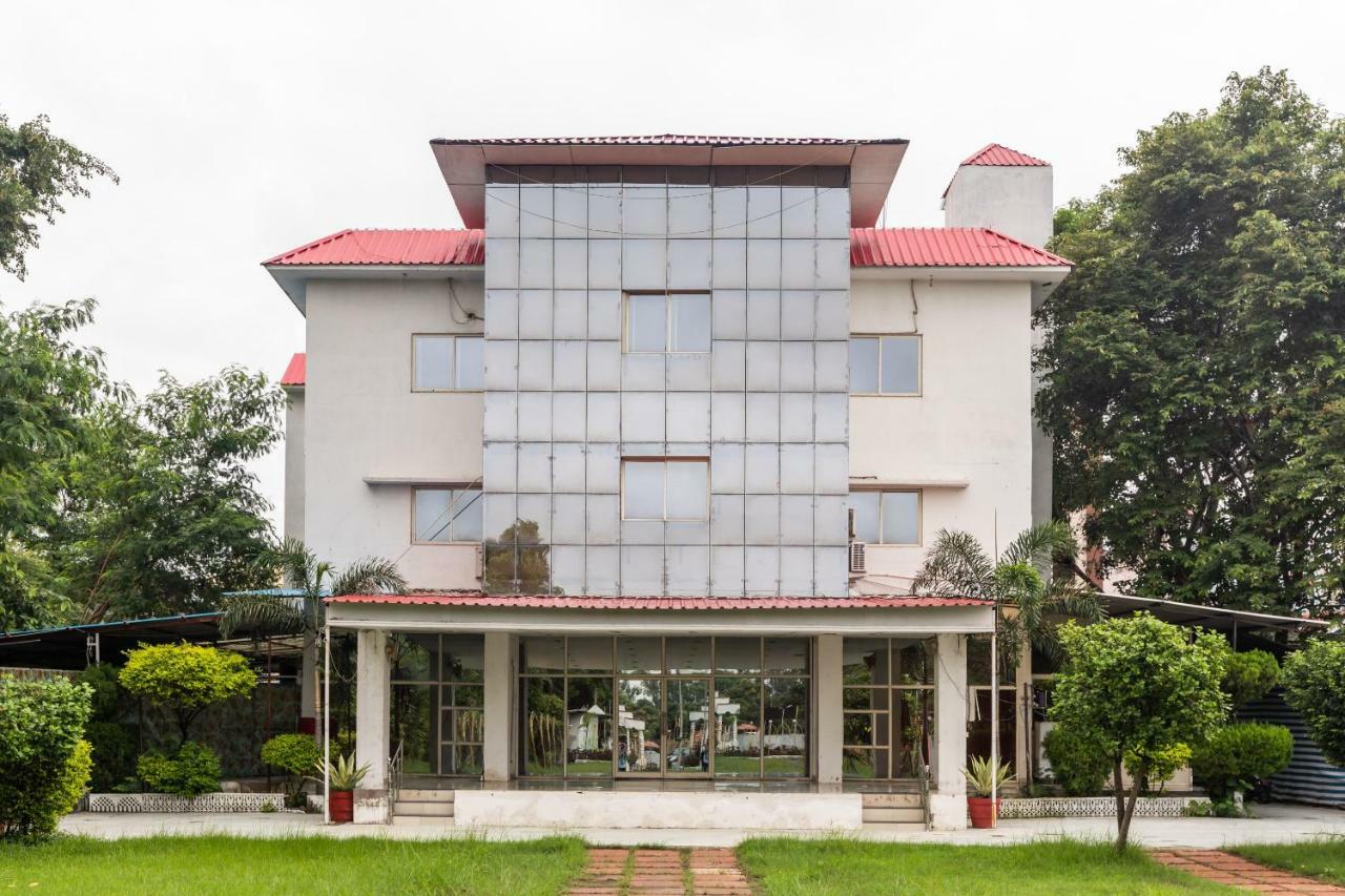 Отель Spot On 48618 Vasundhara Gardens Бхопал Экстерьер фото
